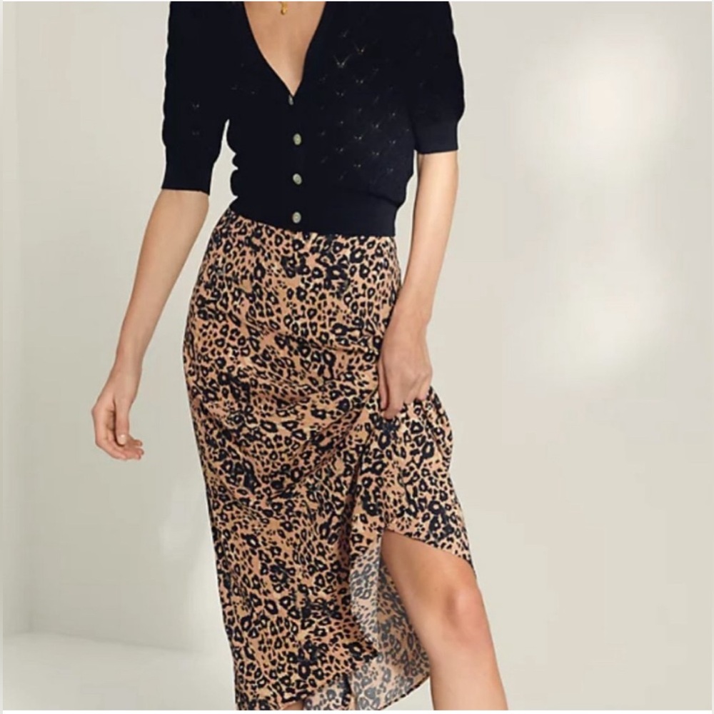 EUC Aritzia Wilfred leopard print midi slip skirt.